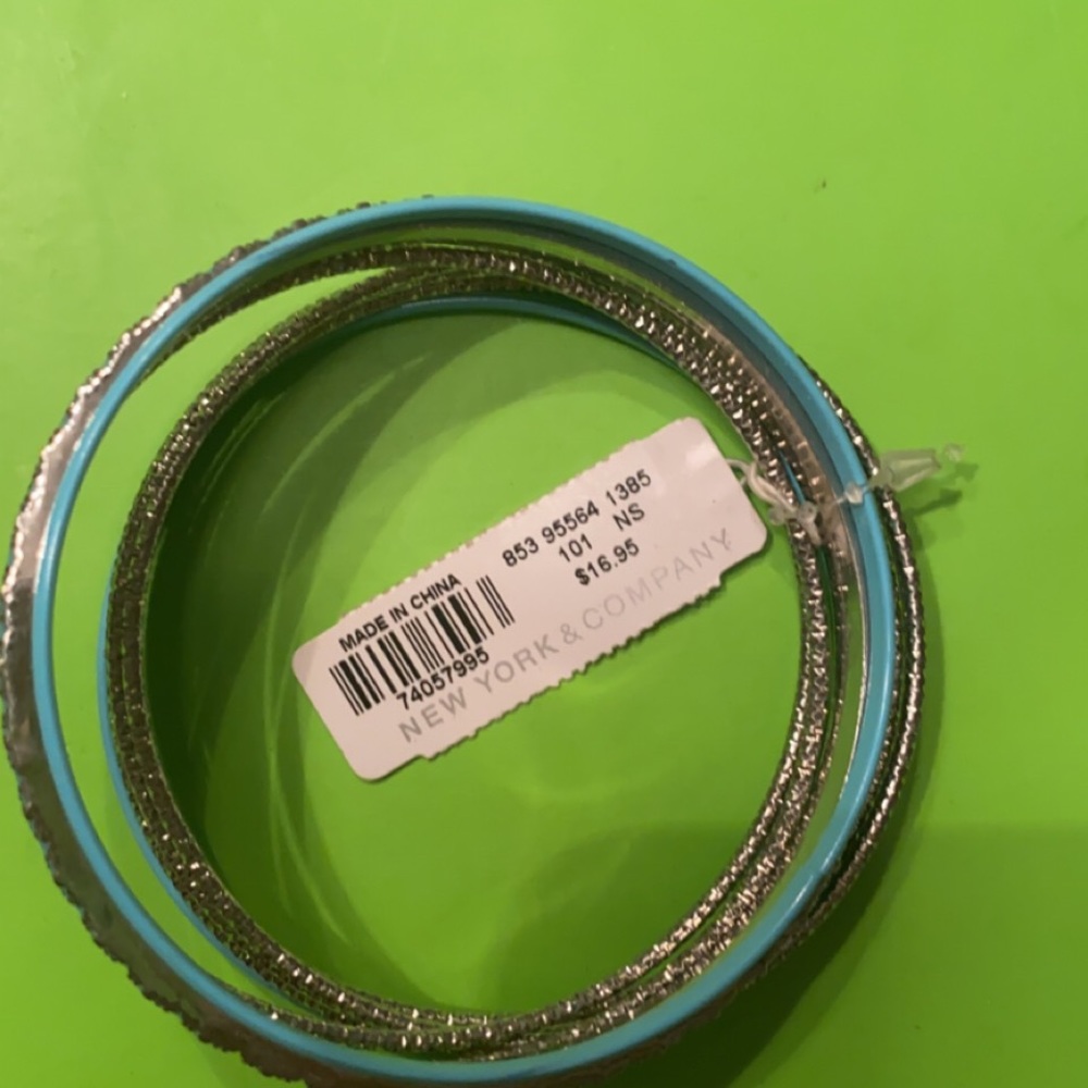 Bracelets - Picture 3 of 4